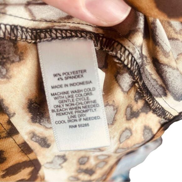 Express Leopard Satin V‑Neck Blouse Short Sleeve Flowing Silky Top Size M | EUC - Picture 9 of 9
